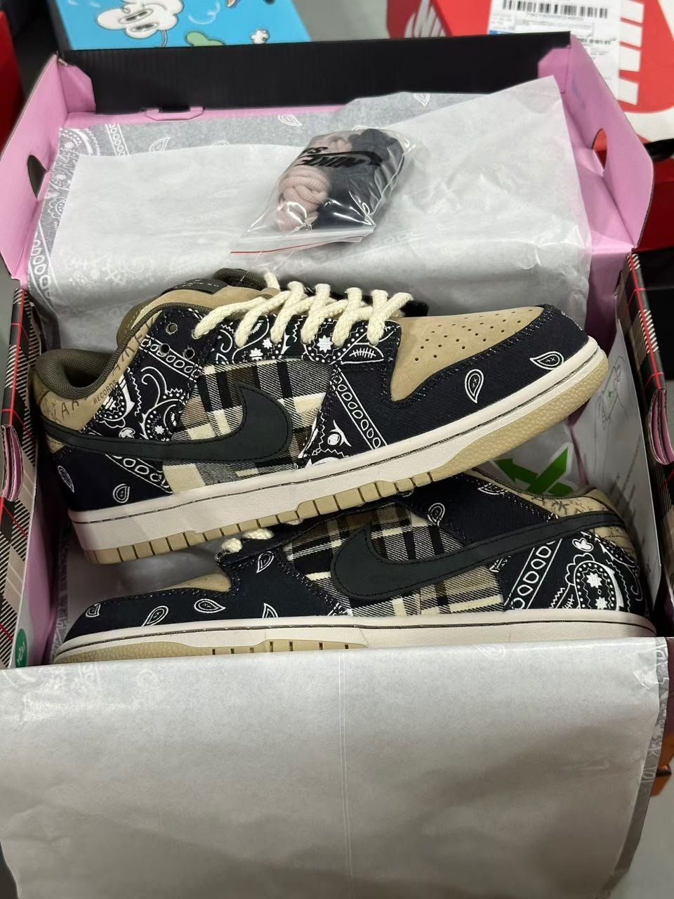 Travis Scott x Nike SB Dunk Low "Cactus Jack"
